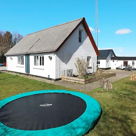 10 Person In Thyholm-by Traum * Thyholm