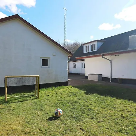 10 Person In Thyholm-by Traum *