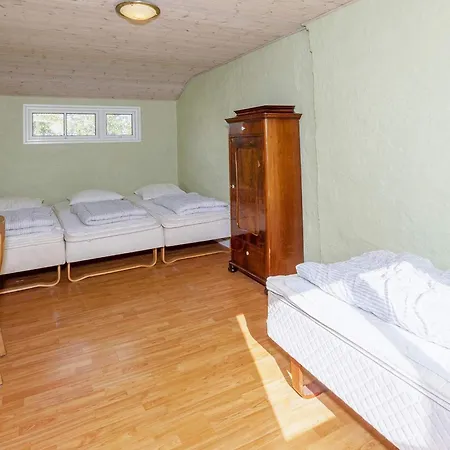 10 Person In Thyholm-by Traum