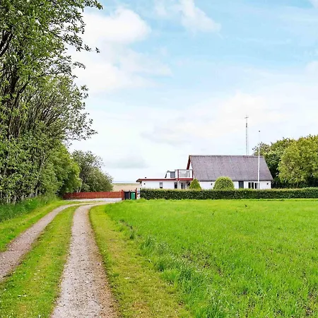 10 Person In Thyholm-by Traum Thyholm