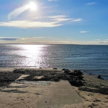 10 Person In Thyholm-by Traum * Thyholm