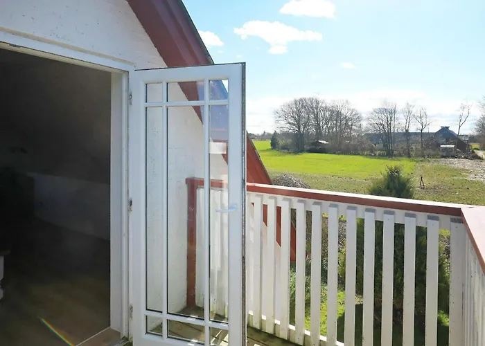 10 Person In Thyholm-by Traum *