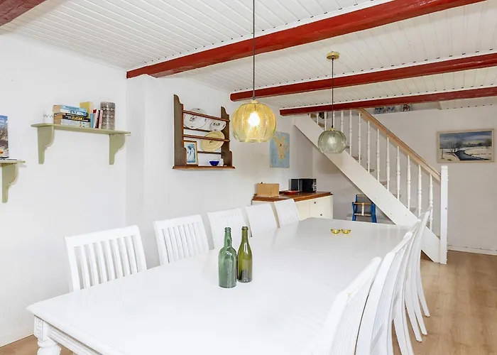 10 Person In Thyholm-by Traum