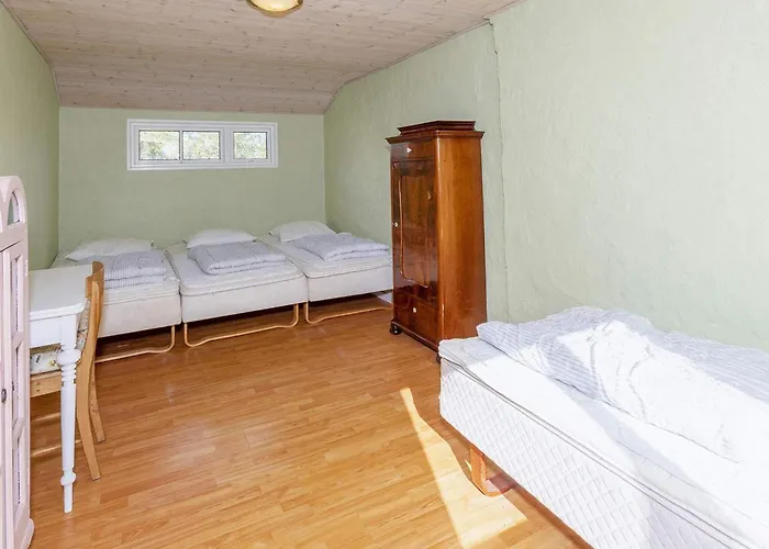 10 Person In Thyholm-by Traum