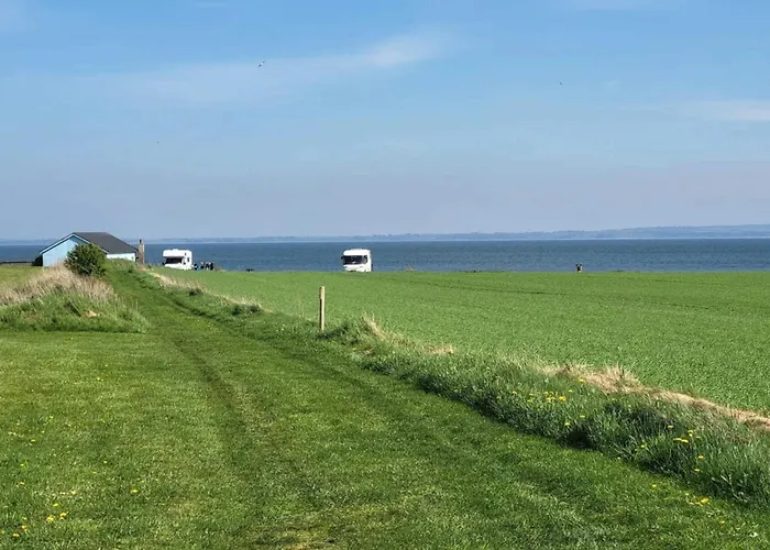 10 Person In Thyholm-by Traum * Thyholm